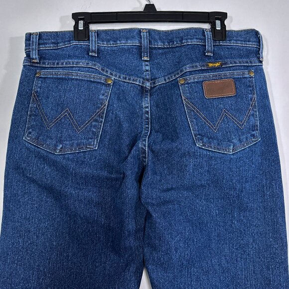 Wrangler Advanced Comfort Jeans Size 34x32 *Measures 37X31**!! - Picture 10 of 13